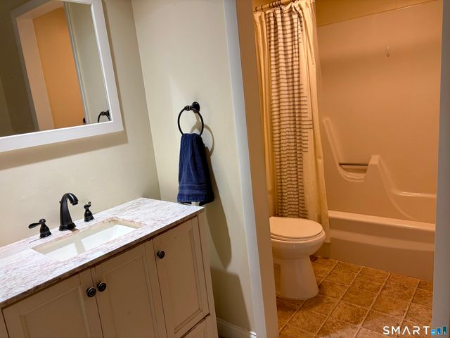 10 Cottonwood Drive 10, Avon, CT 06001