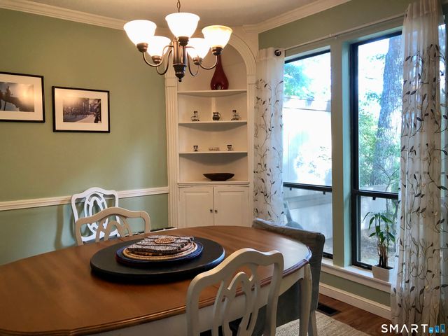 10 Cottonwood Drive 10, Avon, CT 06001