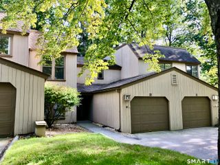 10 Cottonwood Drive 10, Avon, CT 06001