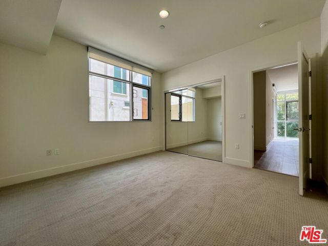 11715 W BELLAGIO Road 204, Los Angeles, CA 90049