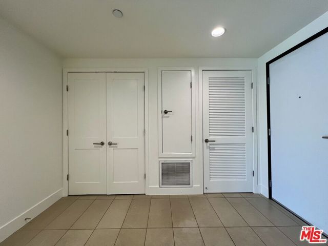 11715 W BELLAGIO Road 204, Los Angeles, CA 90049