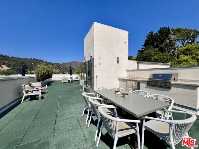 11715 W BELLAGIO Road 204, Los Angeles, CA 90049