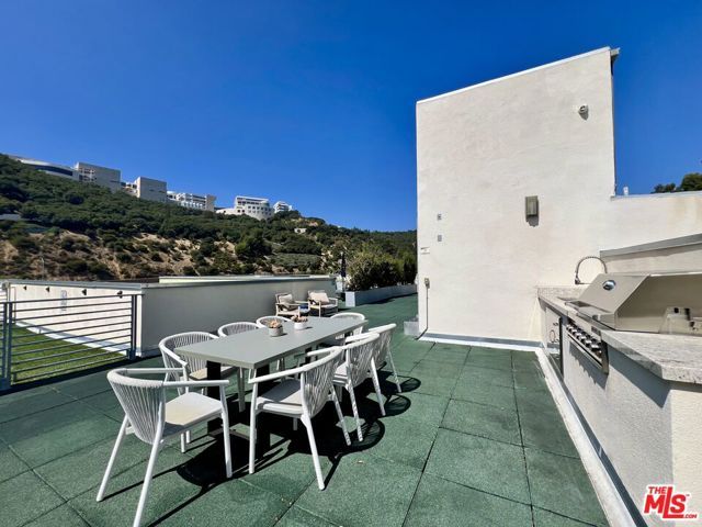 11715 W BELLAGIO Road 204, Los Angeles, CA 90049