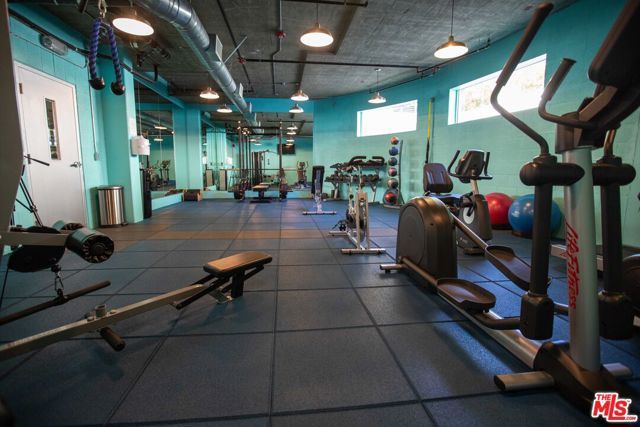 11715 W BELLAGIO Road 204, Los Angeles, CA 90049