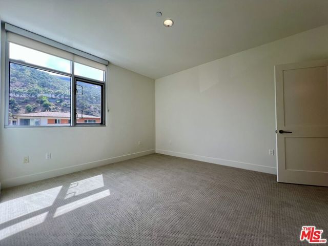 11715 W BELLAGIO Road 204, Los Angeles, CA 90049
