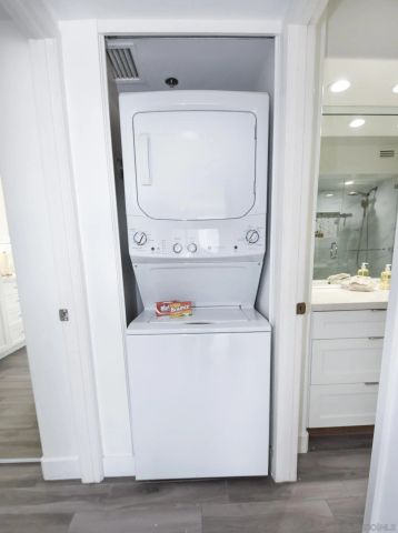 1710 Avenida Del Mundo 105, Coronado, CA 92118