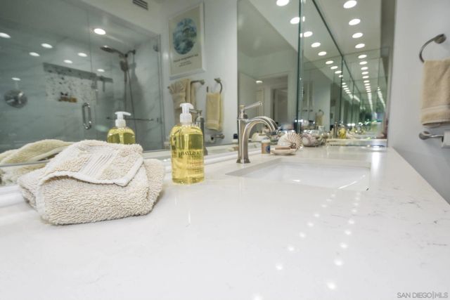 1710 Avenida Del Mundo 105, Coronado, CA 92118