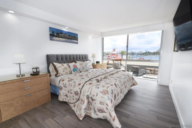 1710 Avenida Del Mundo 105, Coronado, CA 92118