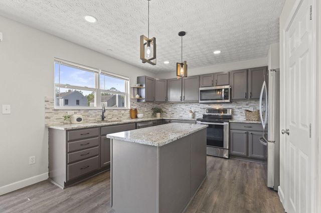 6987 Granite Falls Drive, Blacklick, OH 43004