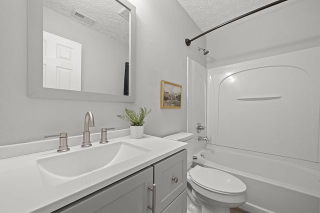 6987 Granite Falls Drive, Blacklick, OH 43004