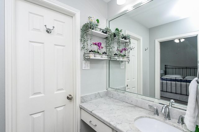 1201 Mcduffie Street 192, Houston, TX 77019