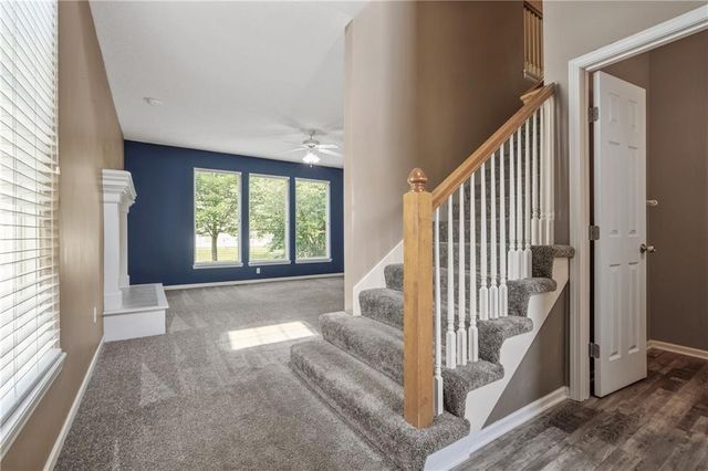 18528 Cherry Court, Gardner, KS 66030