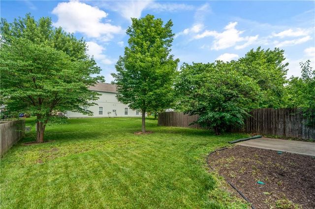 18528 Cherry Court, Gardner, KS 66030