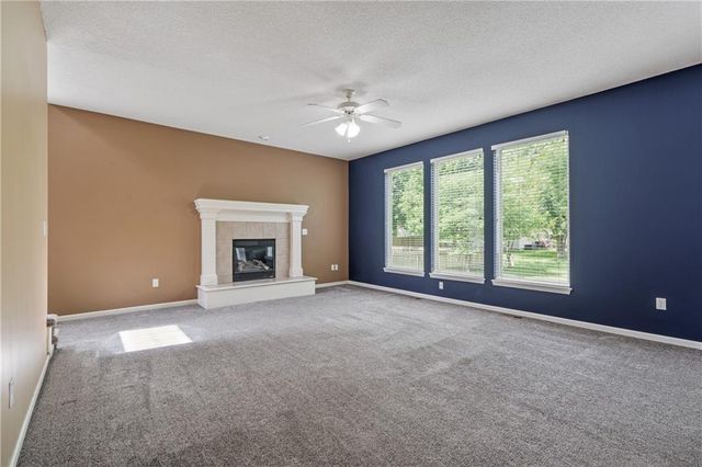18528 Cherry Court, Gardner, KS 66030
