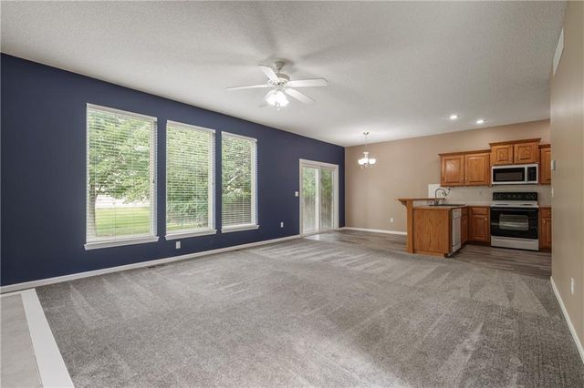 18528 Cherry Court, Gardner, KS 66030
