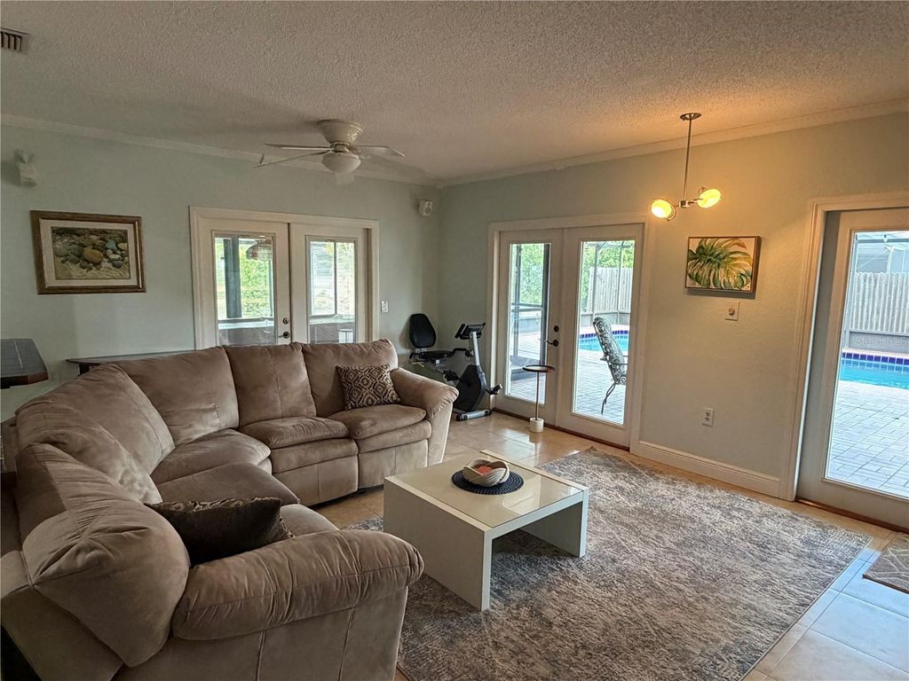 Image 15 of property listing at 1500 CREST DRIVE, Englewood, FL 34223