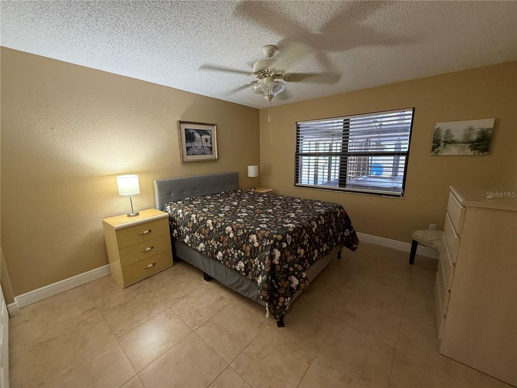 Image 21 of property listing at 1500 CREST DRIVE, Englewood, FL 34223