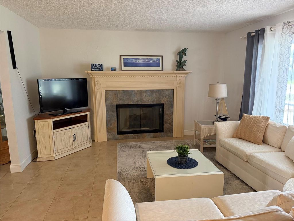 Image 23 of property listing at 1500 CREST DRIVE, Englewood, FL 34223