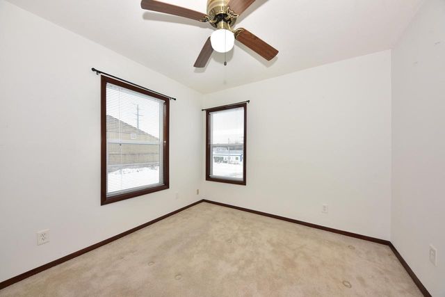 560 W Chestnut STREET, Port Washington, WI 53074