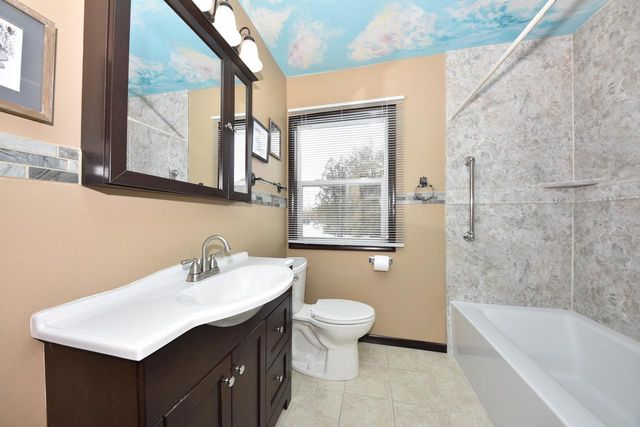 560 W Chestnut STREET, Port Washington, WI 53074