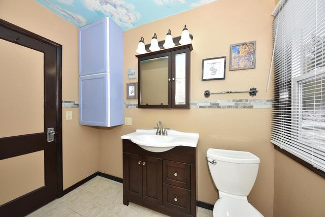 560 W Chestnut STREET, Port Washington, WI 53074