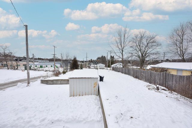 560 W Chestnut STREET, Port Washington, WI 53074