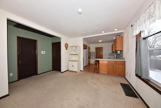 560 W Chestnut STREET, Port Washington, WI 53074