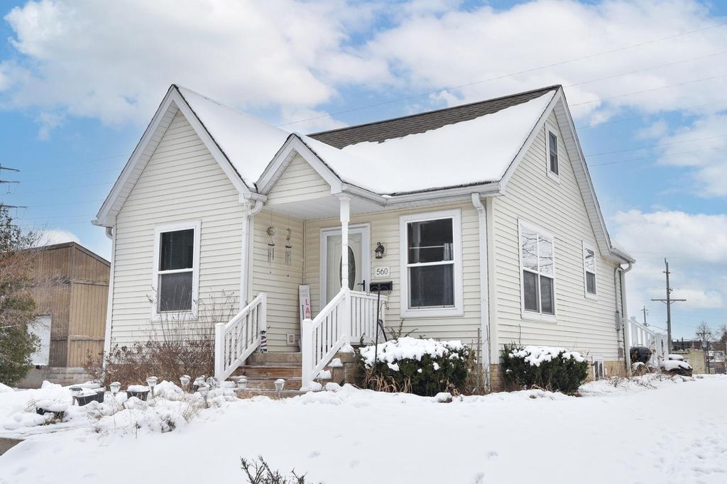 560 W Chestnut STREET, Port Washington, WI 53074