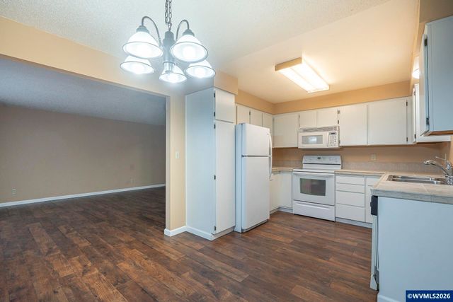 401 Madrona, Apt 3 Av SE, Salem, OR 97302