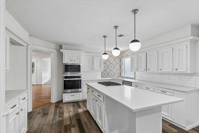 17902 Fernbluff Drive, Spring, TX 77379