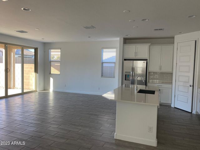 1651 W Paseo Way, Phoenix, AZ 85041