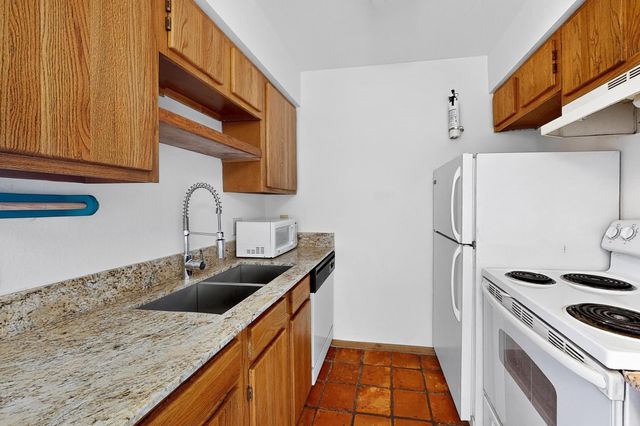 2600 Zia C6, Santa Fe, NM 87505