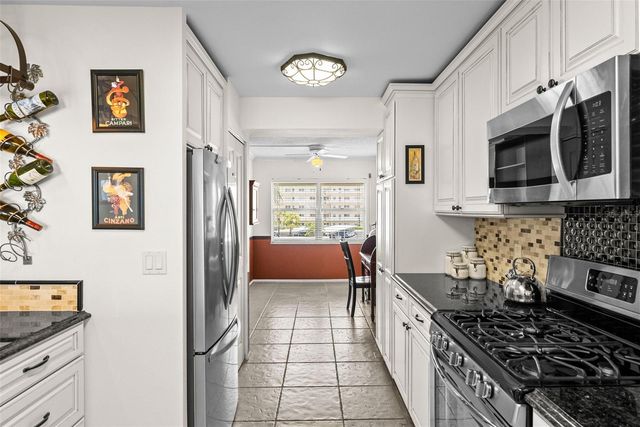 6060 SHORE BOULEVARD S 200, Gulfport, FL 33707