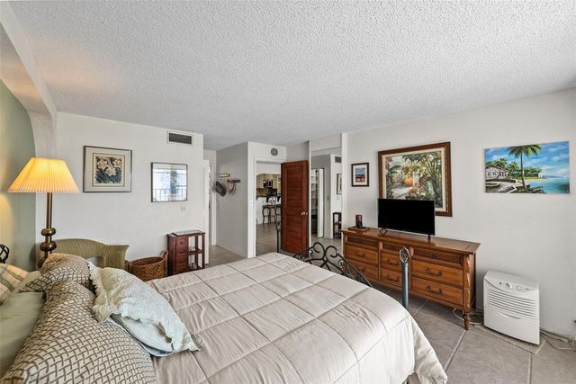6060 SHORE BOULEVARD S 200, Gulfport, FL 33707