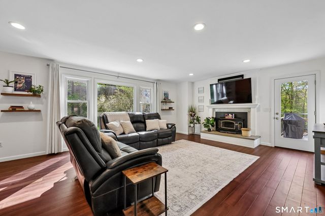 13 Aunt Pattys Lane West, Bethel, CT 06801