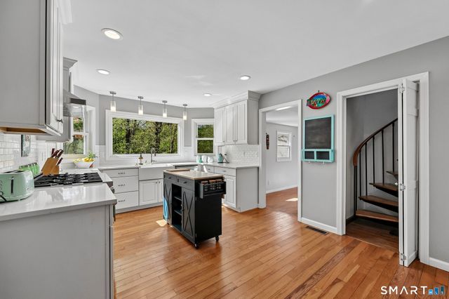 13 Aunt Pattys Lane West, Bethel, CT 06801