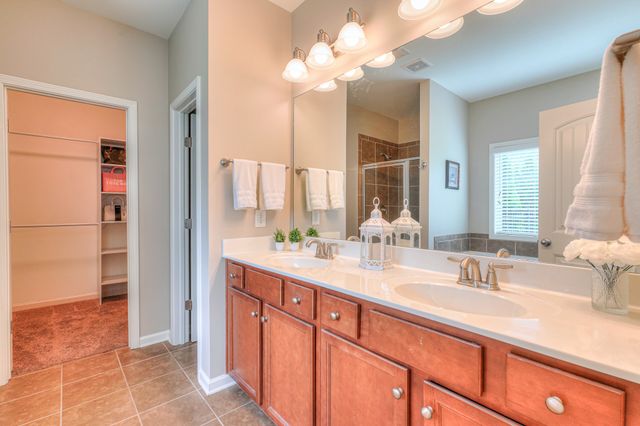 5028 General Eisenhower Dr, Murfreesboro, TN 37129