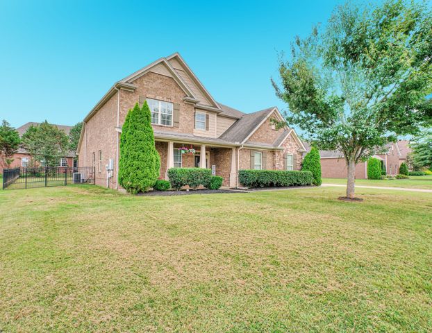 5028 General Eisenhower Dr, Murfreesboro, TN 37129