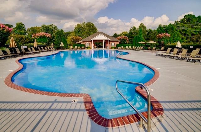 5028 General Eisenhower Dr, Murfreesboro, TN 37129