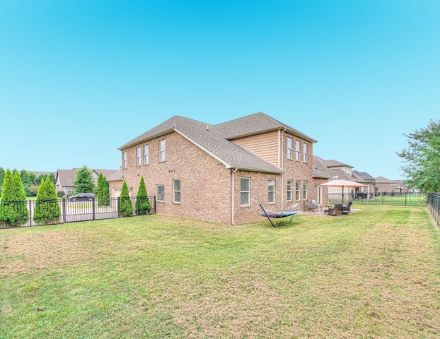 5028 General Eisenhower Dr, Murfreesboro, TN 37129
