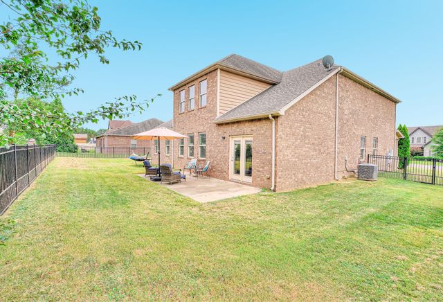 5028 General Eisenhower Dr, Murfreesboro, TN 37129