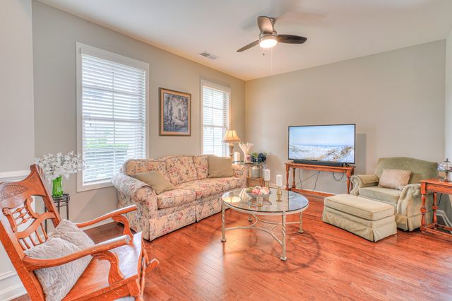 5028 General Eisenhower Dr, Murfreesboro, TN 37129