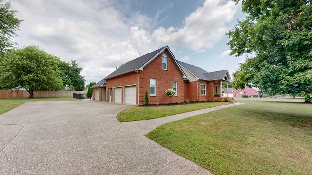 508 Redstone Dr, Gallatin, TN 37066
