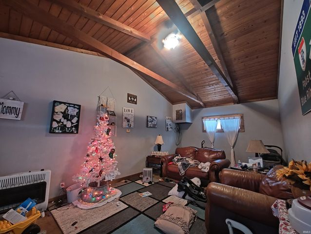 11240 E Division Road, Knox, IN 46534