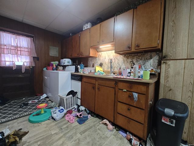 11240 E Division Road, Knox, IN 46534