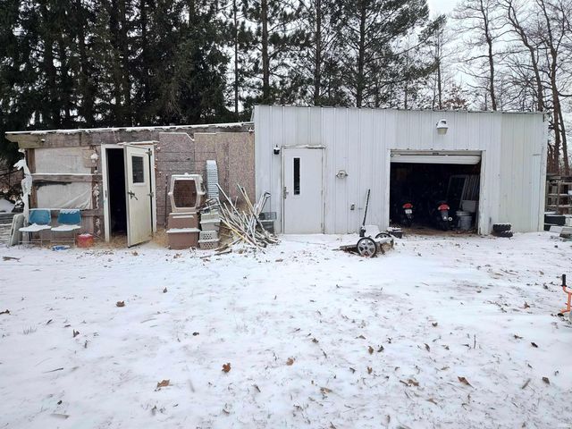 11240 E Division Road, Knox, IN 46534