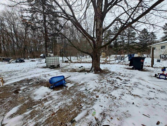 11240 E Division Road, Knox, IN 46534