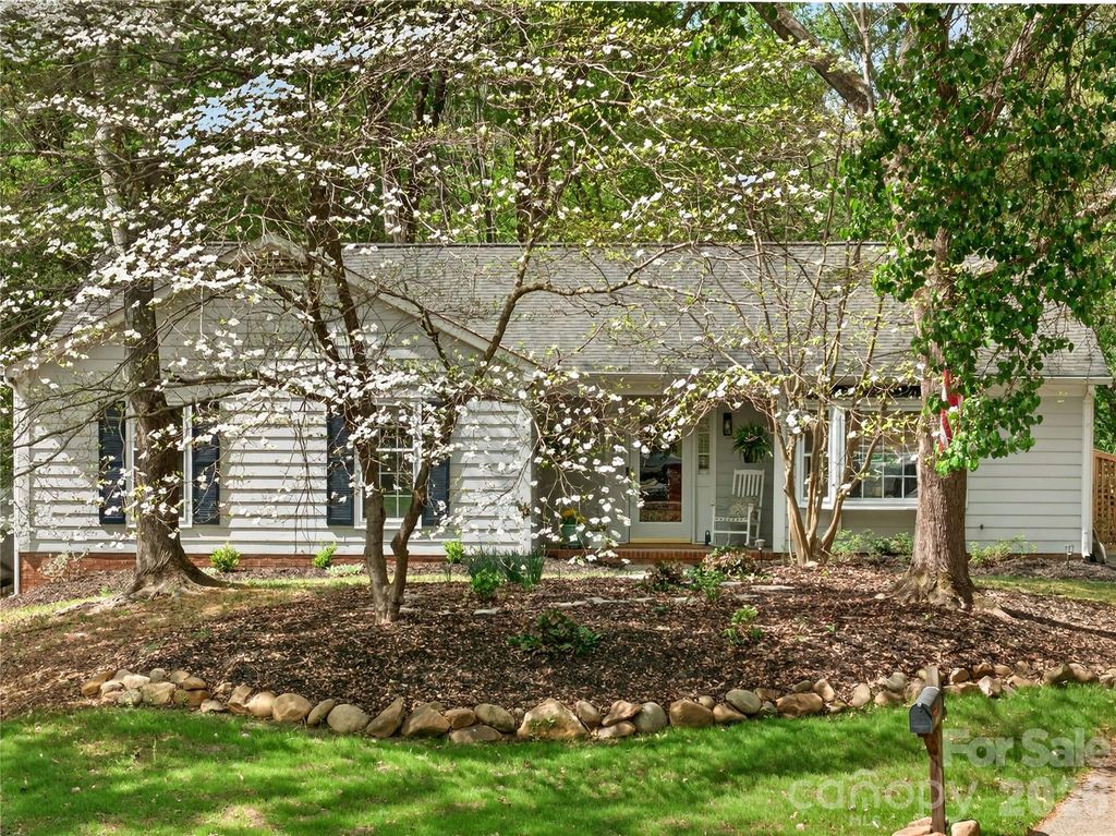 8844 Kirchenbaum Drive, Charlotte, NC 28210