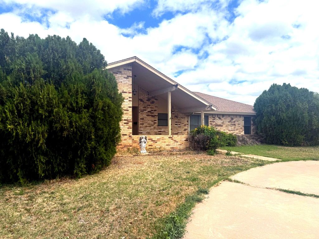 Image 1 of property listing at 3814 Sunset Drive, San Angelo, TX 76904