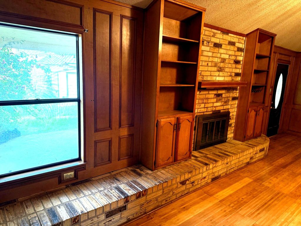 Image 11 of property listing at 3814 Sunset Drive, San Angelo, TX 76904